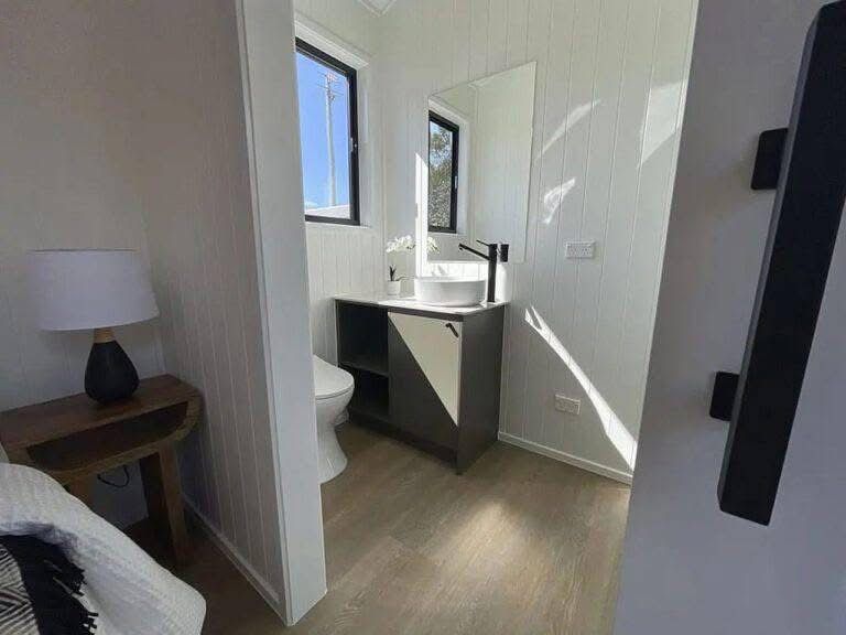 Single-Floor Maple 9500 Tiny House - Image 3