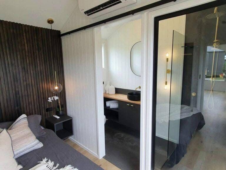 Single-Floor Maple 9500 Tiny House - Image 7