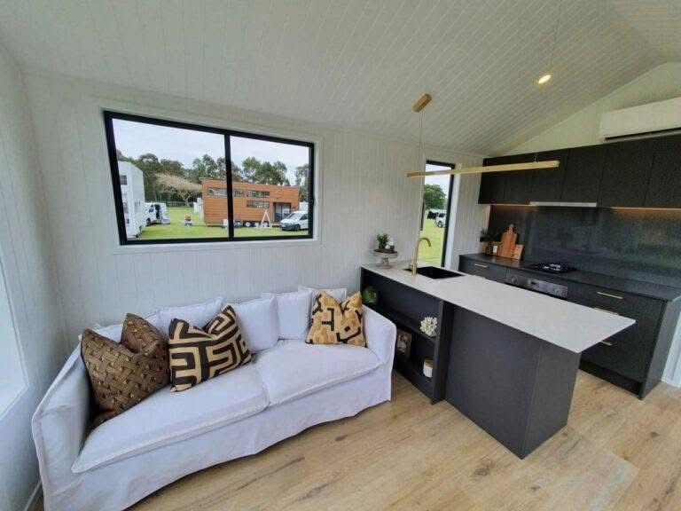 Single-Floor Maple 9500 Tiny House - Image 9