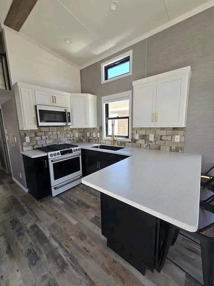 Elevation Park Model 7-Series - Image 11