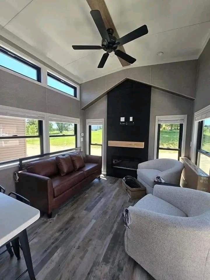 Elevation Park Model 7-Series - Image 10