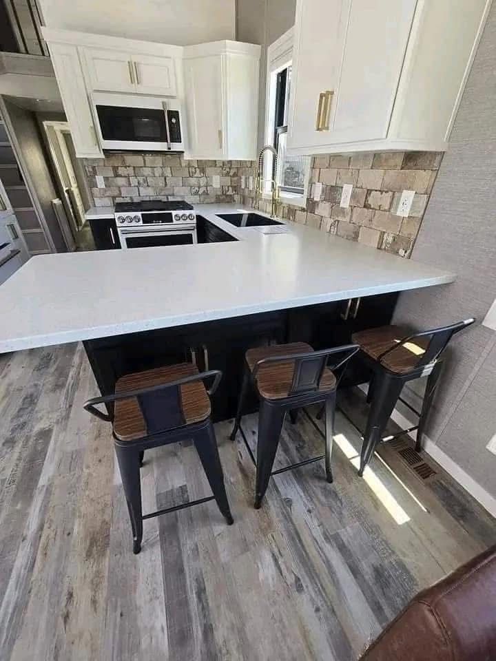 Elevation Park Model 7-Series - Image 8